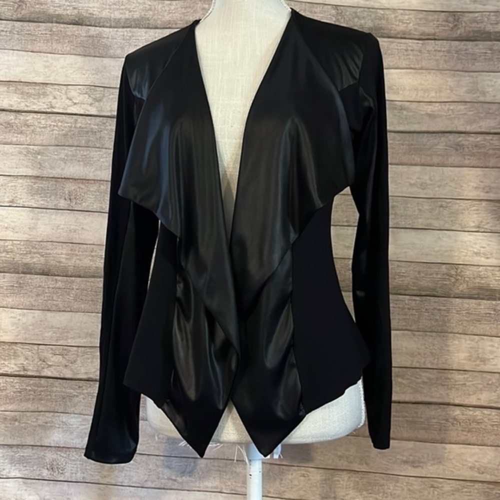 NWOT Happening in the Present Cardigan Size M
